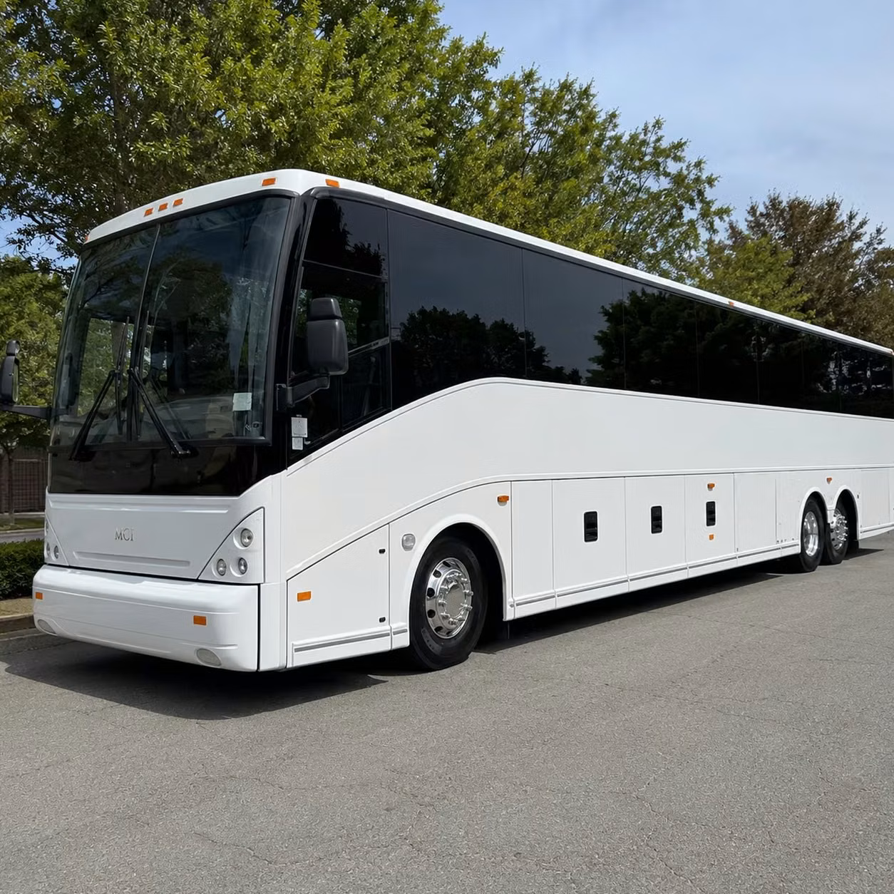 a rio rancho airport shuttle bus keeps wedding guests moving all weekend long